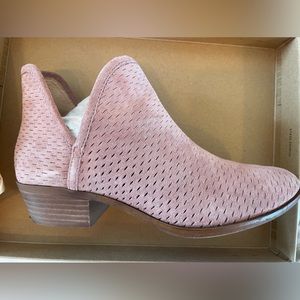 Lucky Brand Blush booties. Size 9